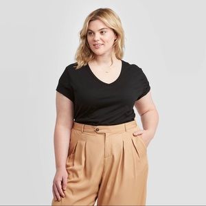 Plus Size Short Sleeve V-Neck Slim Fit T-Shirt